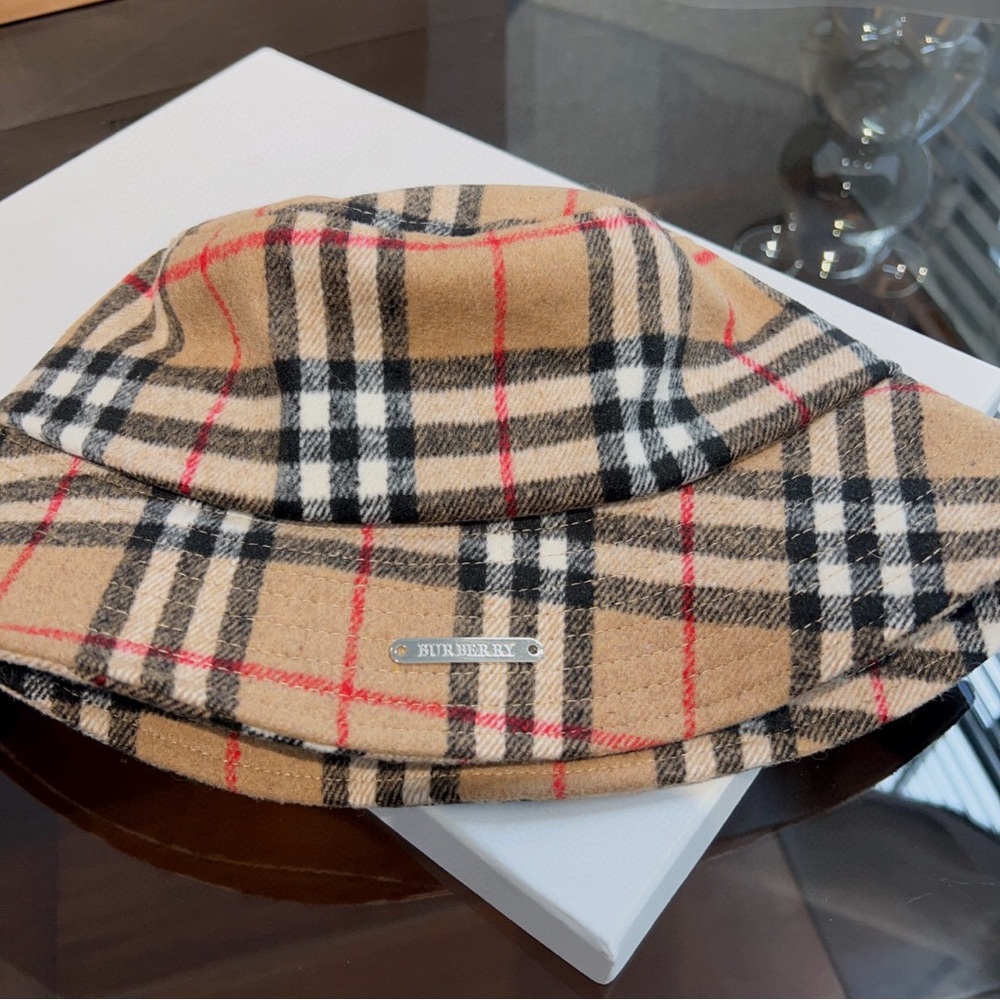 🎁🎁Authentic Burberry wool fishhooter women's  brown - Picture 3 of 5
